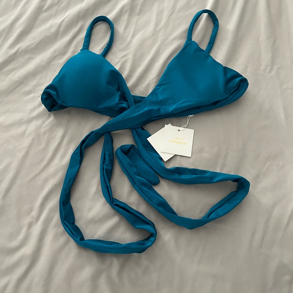 Lsea brand new wrap top
